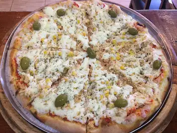 Pizza Caipira bem recheada