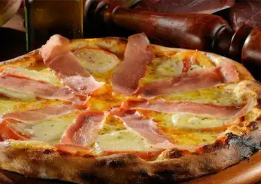 Pizza Parma com Brie sofisticada